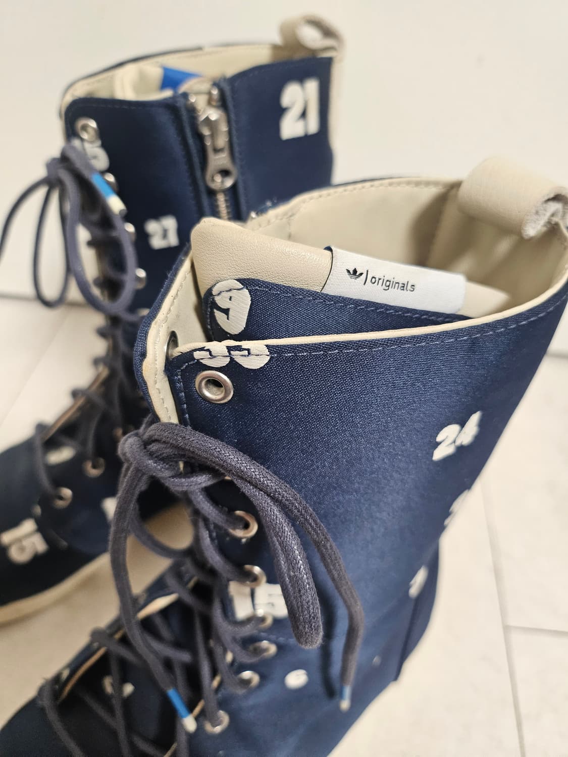 아디다스 Adidas 하이 부츠
 상품이미지4