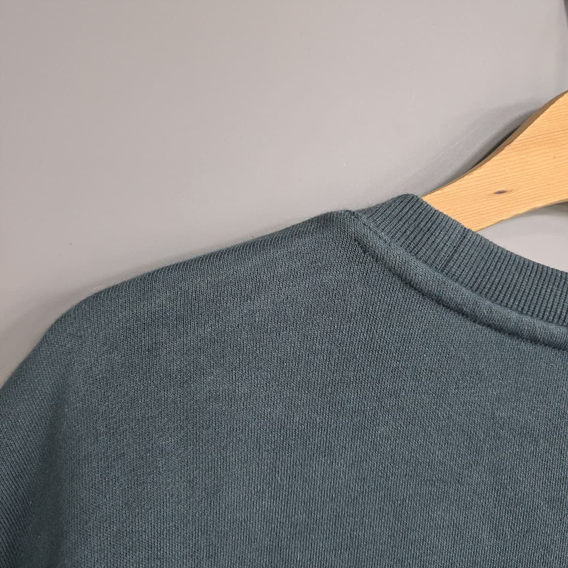 게스(Guess) 미니 로고 맨투맨 XL 상품이미지4