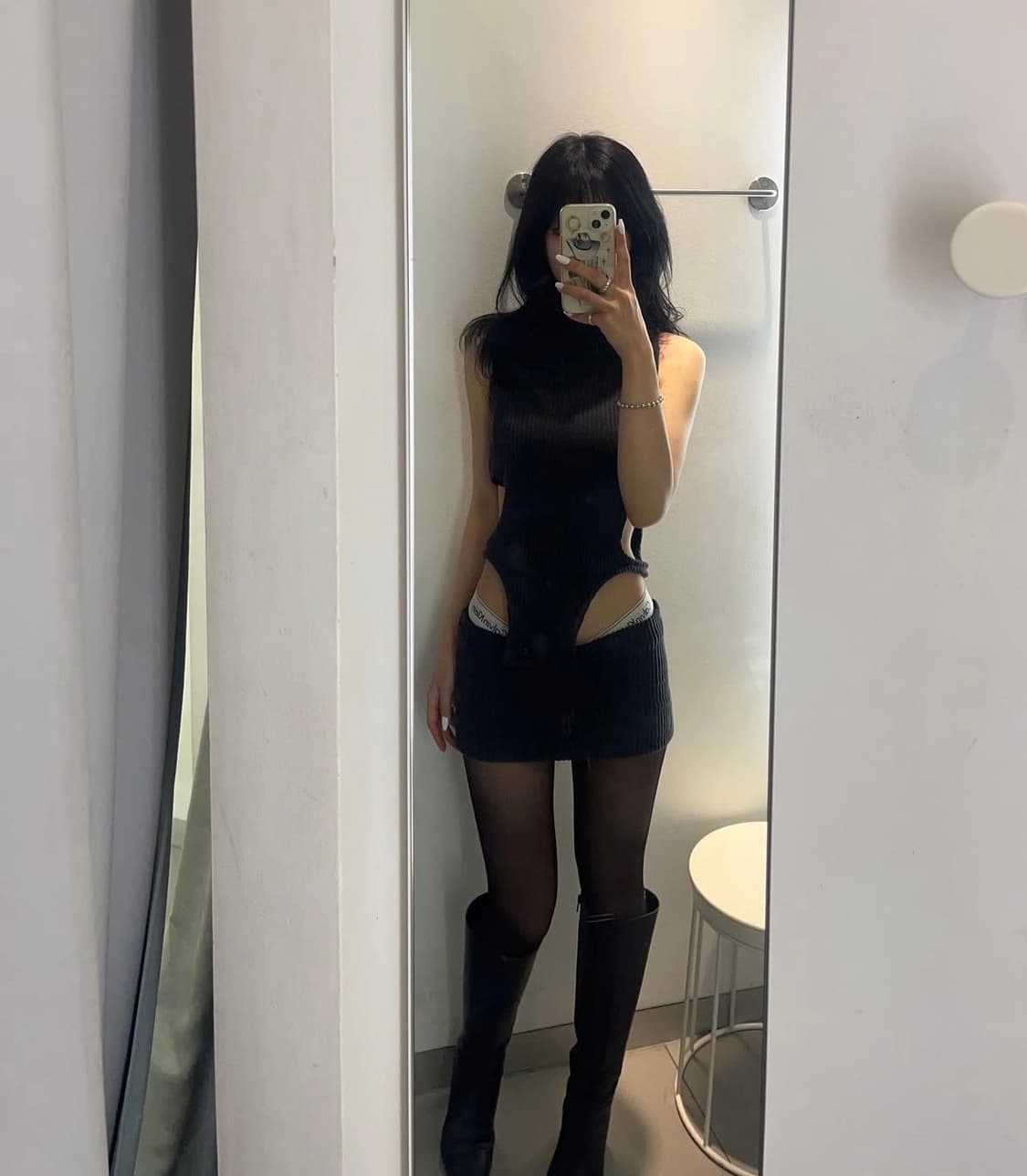 Bonnae 본네 홀터넥 슬리브리스 & 스커트 차콜 상품이미지1