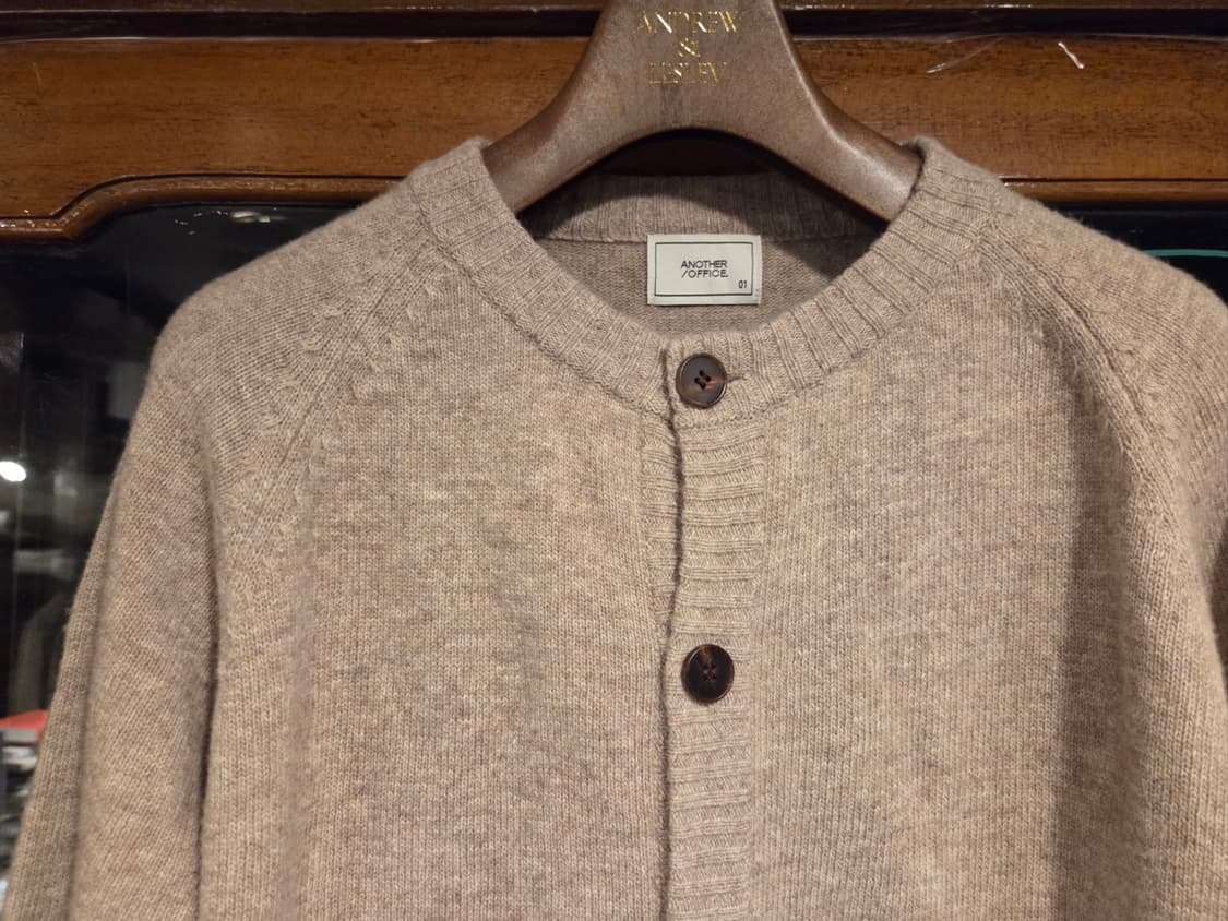 어나더오피스 니트 가디건 상품이미지8