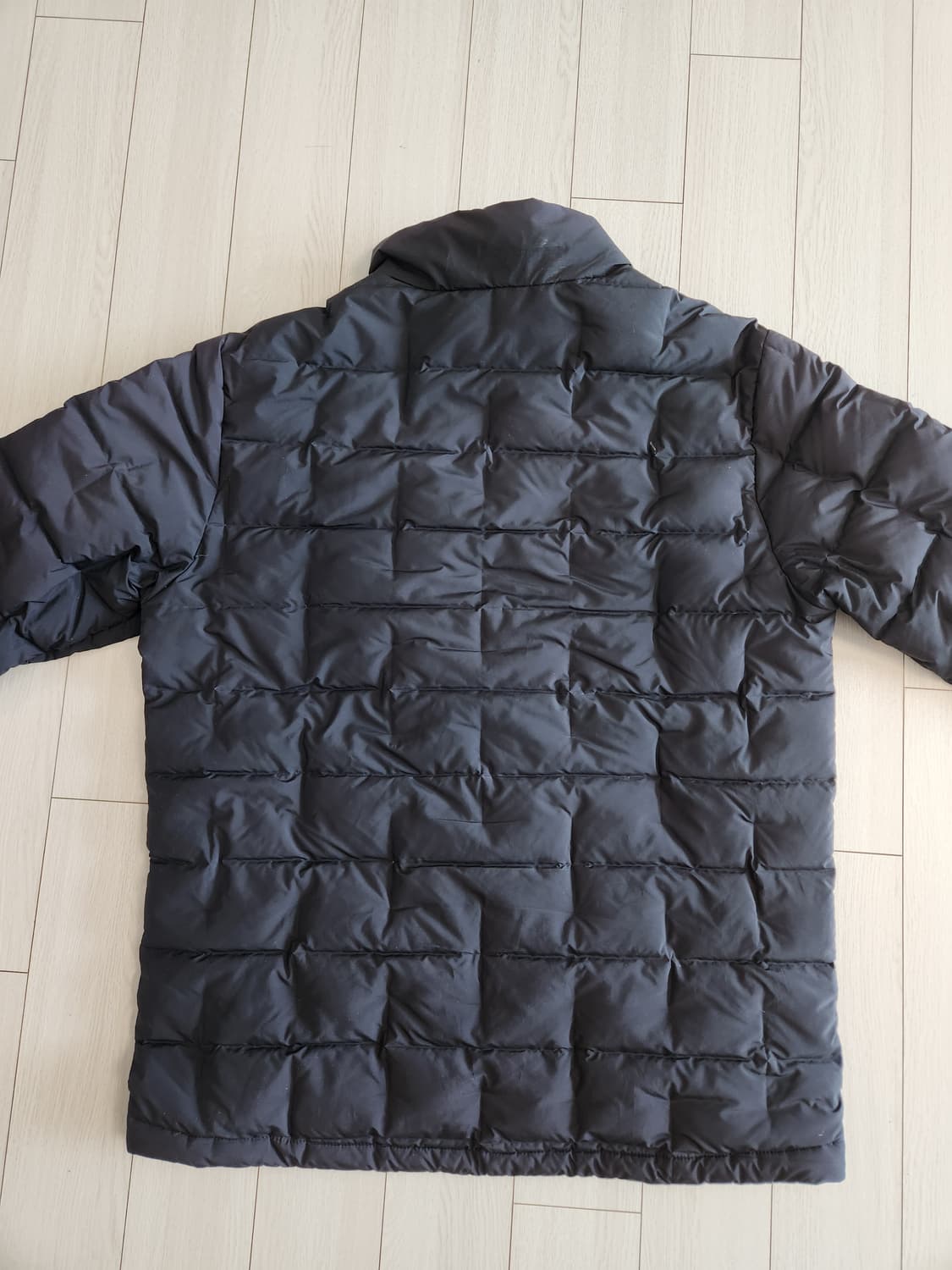 아이더 경량 구스다운패딩 사이즈100(L)

여기저기 사용감 있어서 싸게 상품이미지6