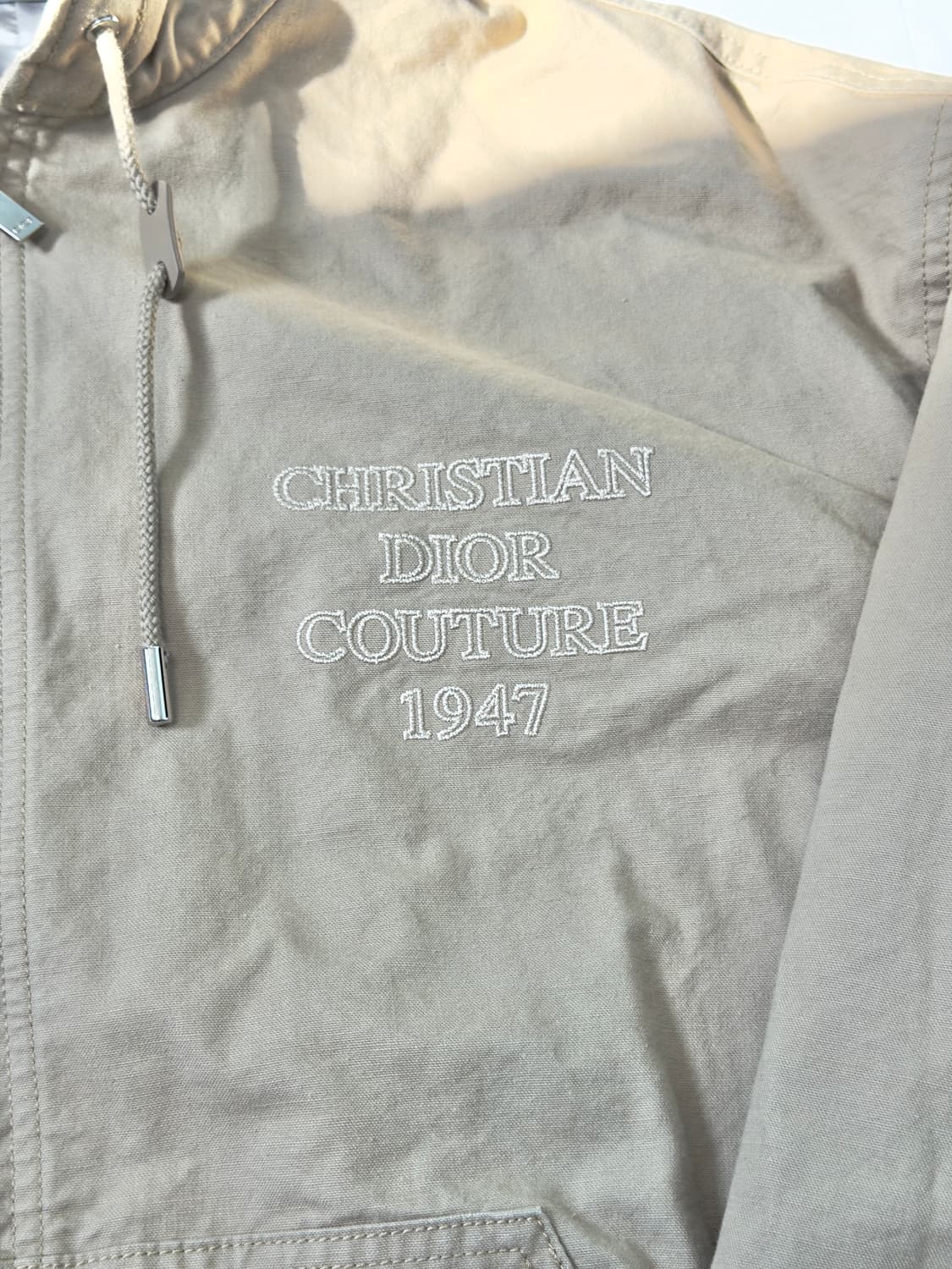 디올 꾸뛰르 시그니처 1947 트러커 후드 자켓 48 한글택 상품이미지3