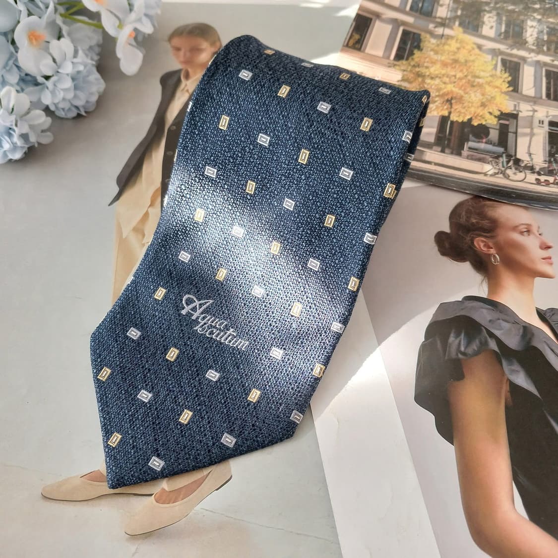 아쿠아스큐텀 실크 로고 자수 넥타이 9.6cm A+등급 A19423
 상품이미지4