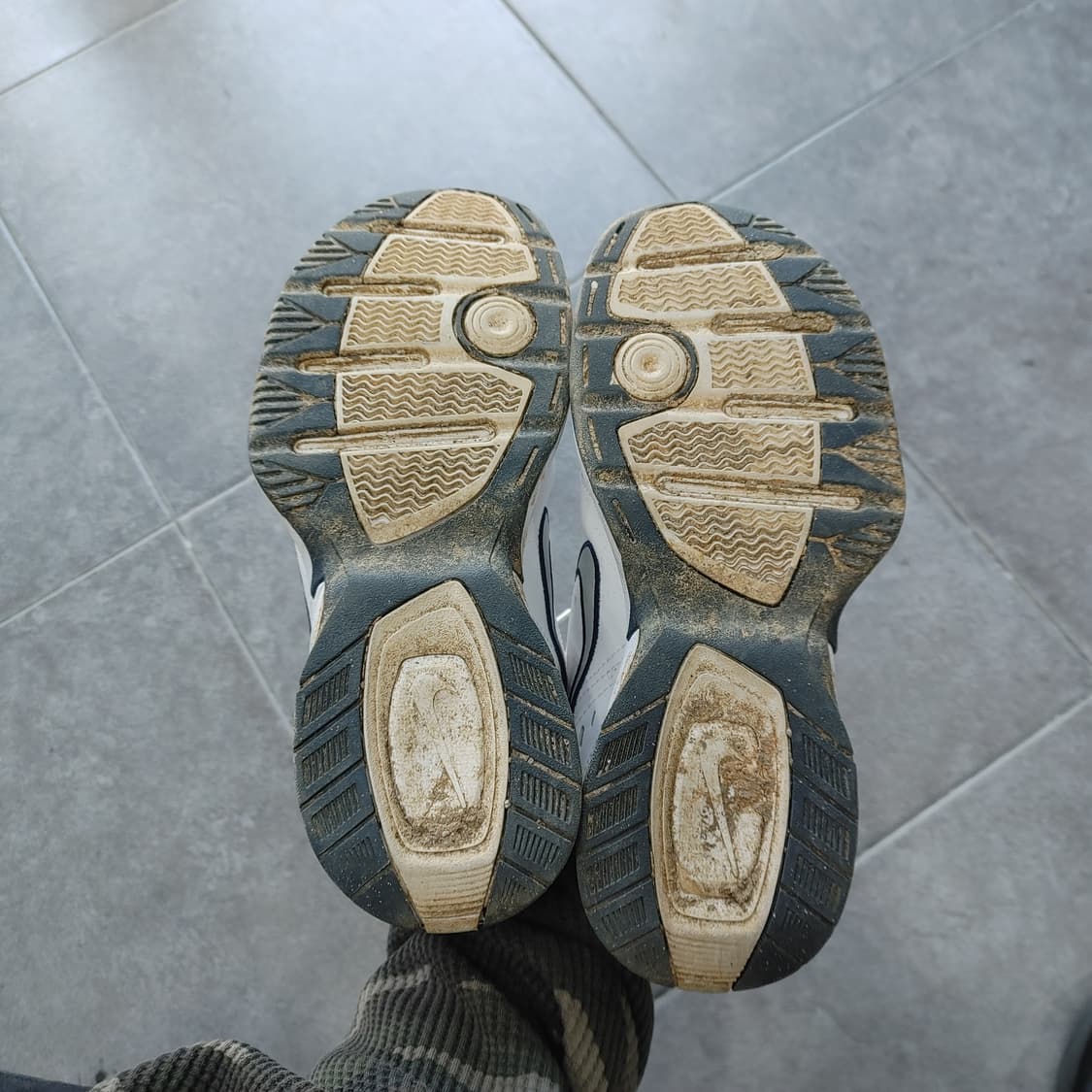 245 나이키 에어모나트4 런닝화 슈즈 운동화 상품이미지6