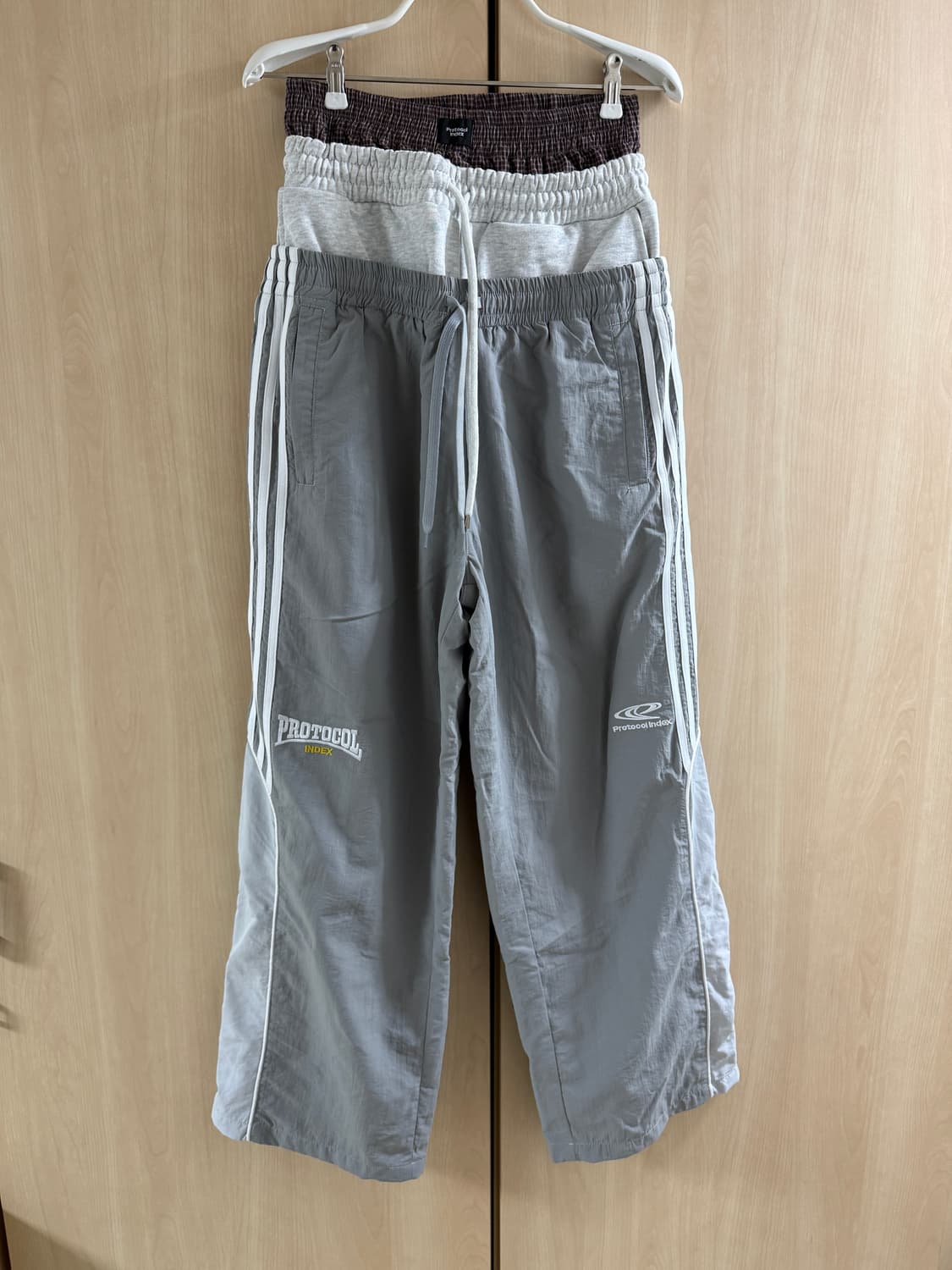 프로토콜 인덱스 레이어드 트랙팬츠 그레이 상품이미지1