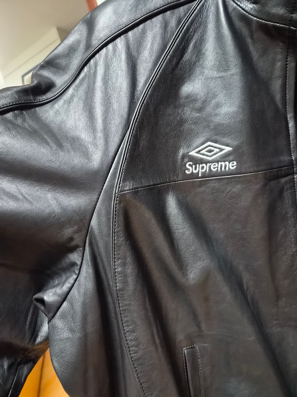 슈프림X엄브로 레더 트랙 자켓 상품이미지9