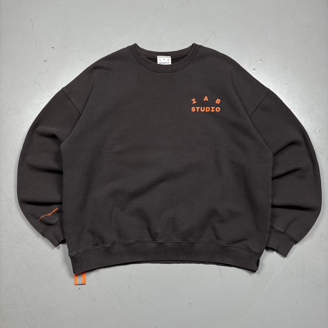 아이앱 스튜디오 맨투맨 상품이미지1