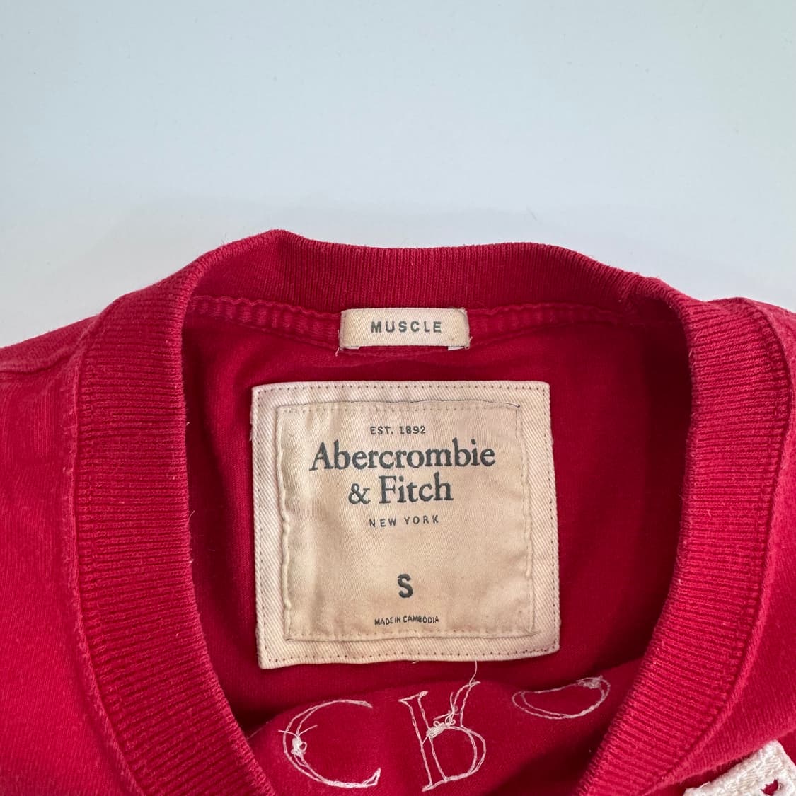 Abercrombie 아베크롬비 스펠아웃 로고 레드 반팔 상품이미지5