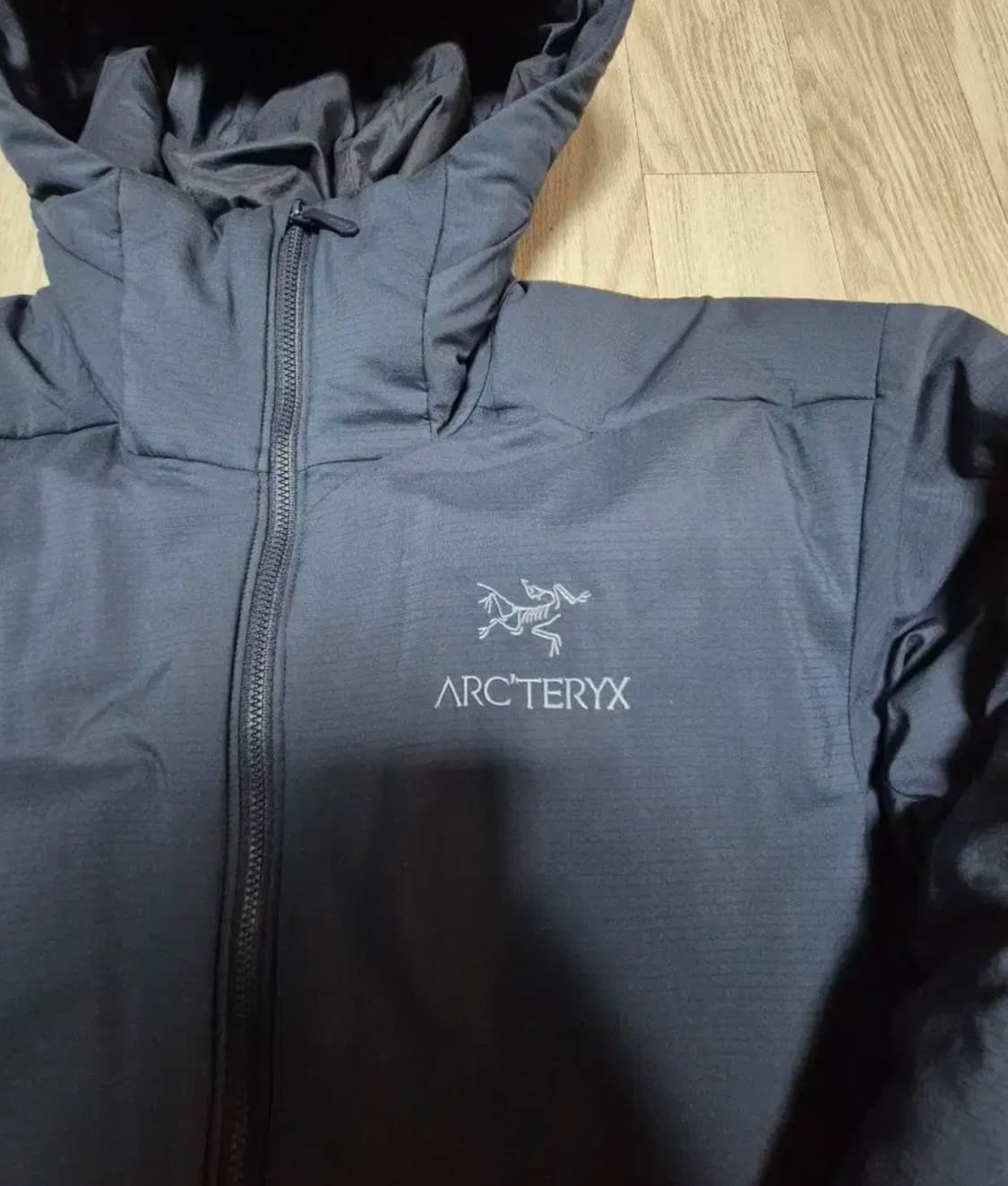 아크테릭스 아톰 ar M 사이즈 블랙 사파이어 색상  상태 하자 없이 좋 상품이미지3