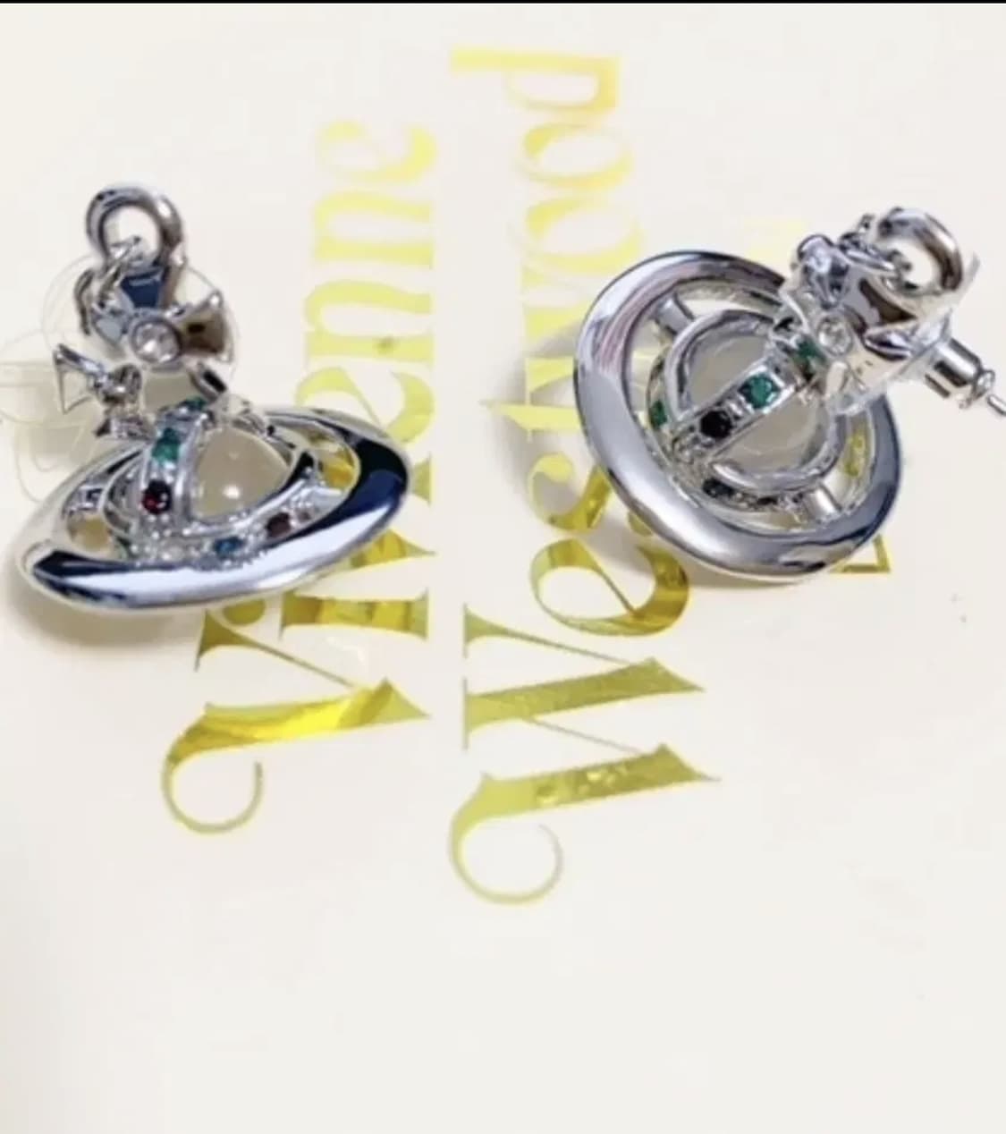 실버 색상의 비비안웨스트우드 귀걸이 상품이미지1