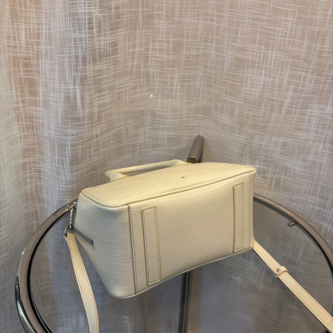 정품 디어니스 패네백 크림     상품이미지7