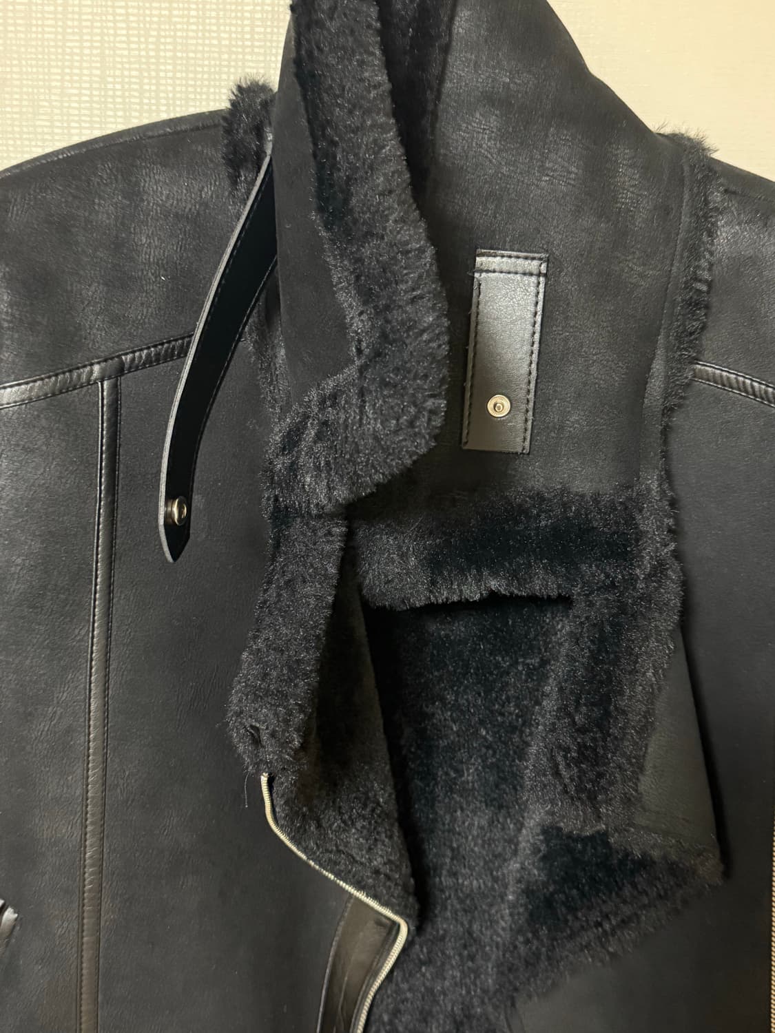 쥬디스 블랙 무스탕 자켓 내부안감 올 퍼  상태 최상✨ 상품이미지2