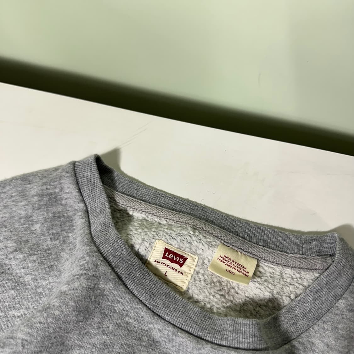 L 리바이스 그레이 카모프린팅 로고 오버핏 코튼 맨투맨 상품이미지2
