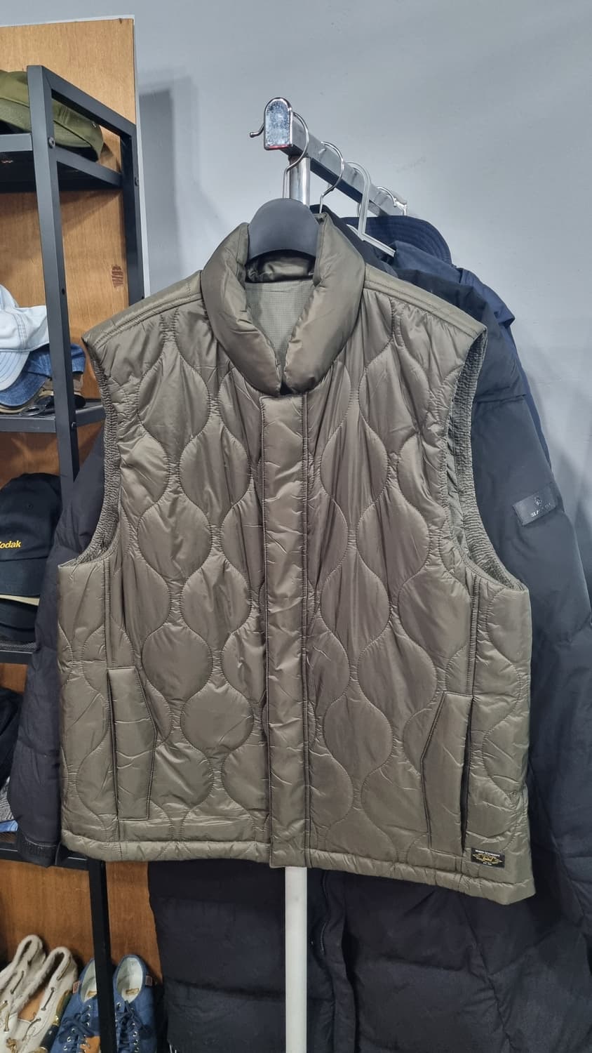 헤지스(HAZZYS) 가슴반품55(105~110) 올리브색 깔깔이조끼 상품이미지1