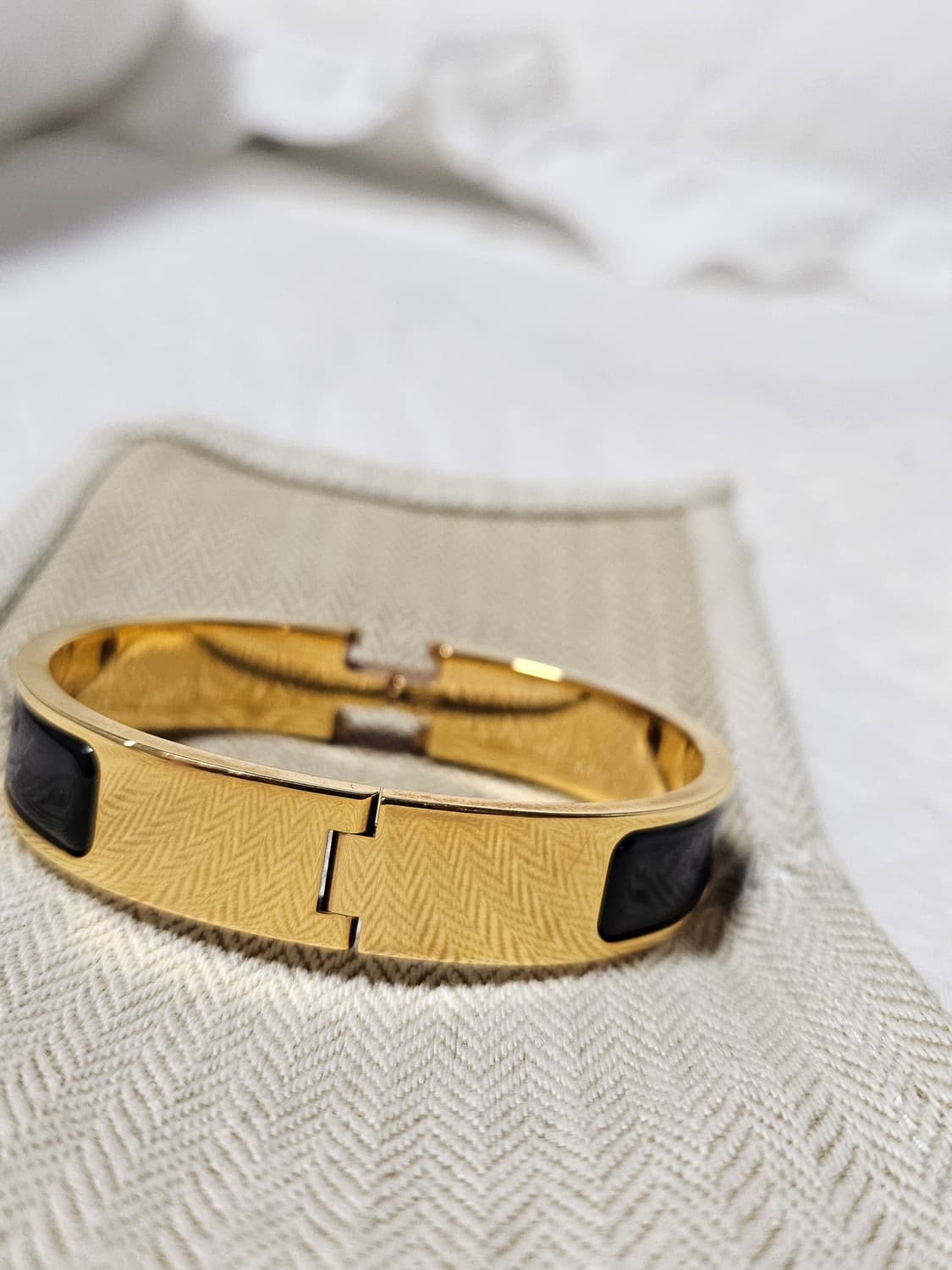 에르메스 클릭아슈 블랙골드 상품이미지4