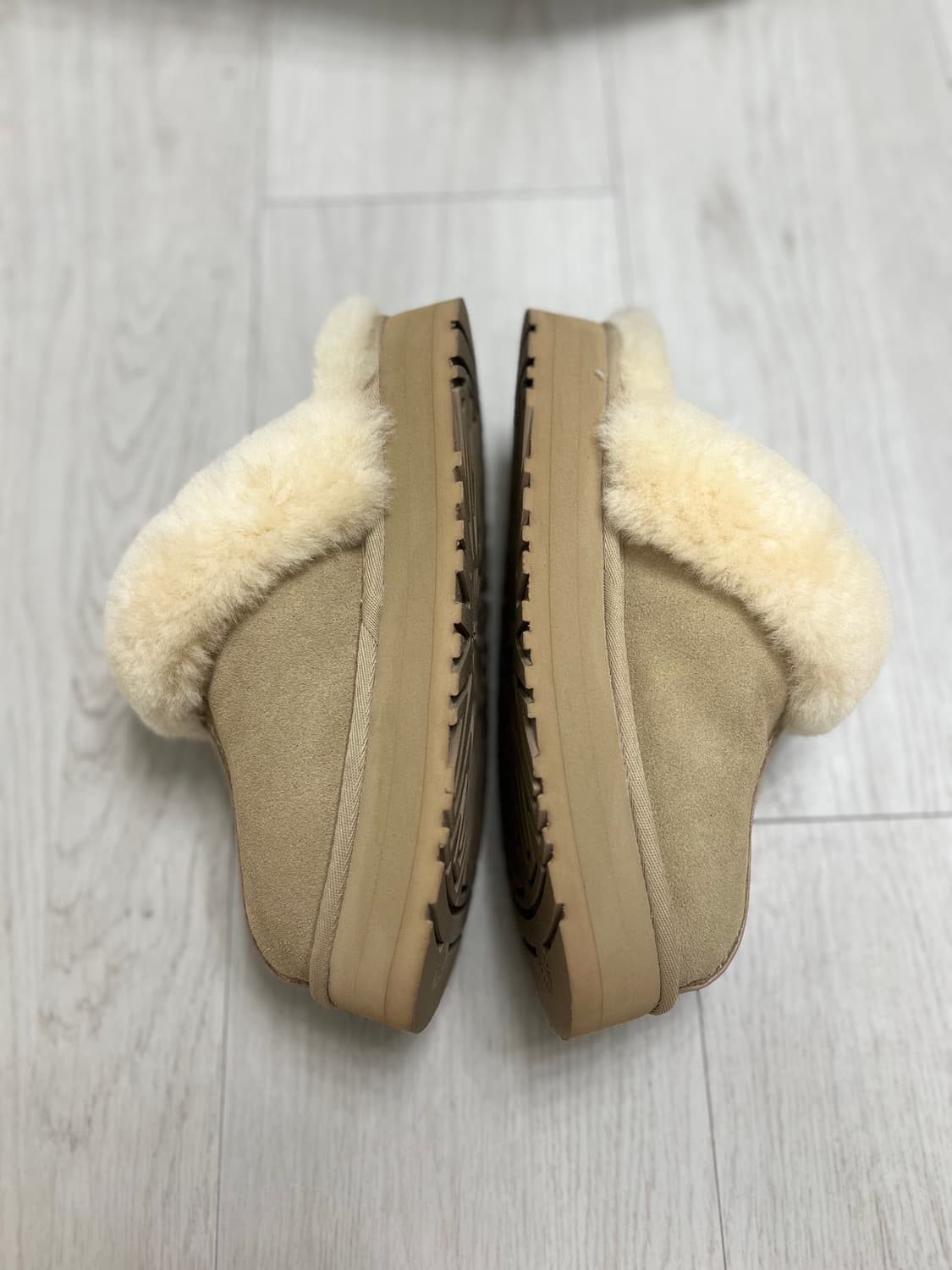 UGG 어그 디스케트 슬리퍼 샌드 240mm 상품이미지3