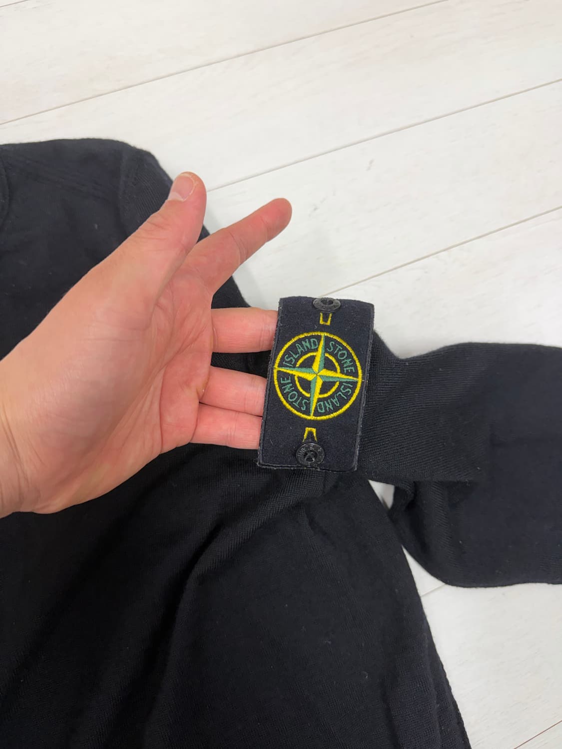 스톤아일랜드 니트 L 사이즈  상태 9.2/10  사진 찍고 절대 안입습 상품이미지2