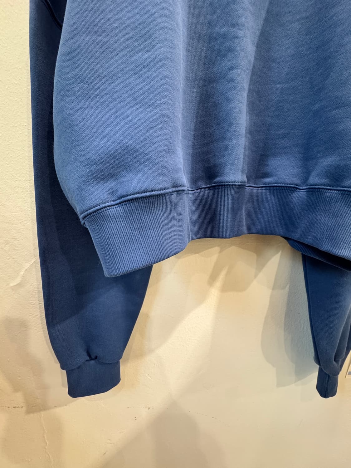 미드나잇모먼 크롭 맨투맨 상품이미지3