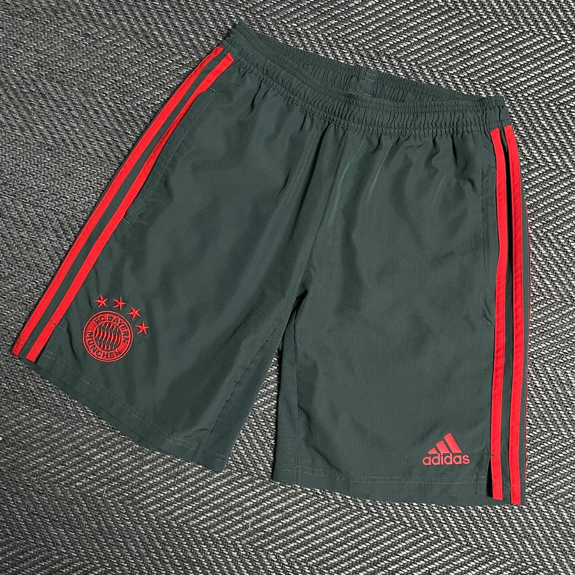 아디다스 FC 바이에른 뮌헨 22/23 트레이닝 쇼츠y 5199 상품이미지1