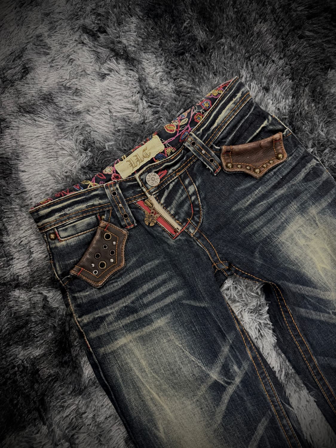 포켓 가죽 패치 워싱 로우라이즈 부츠컷 데님팬츠 상품이미지3