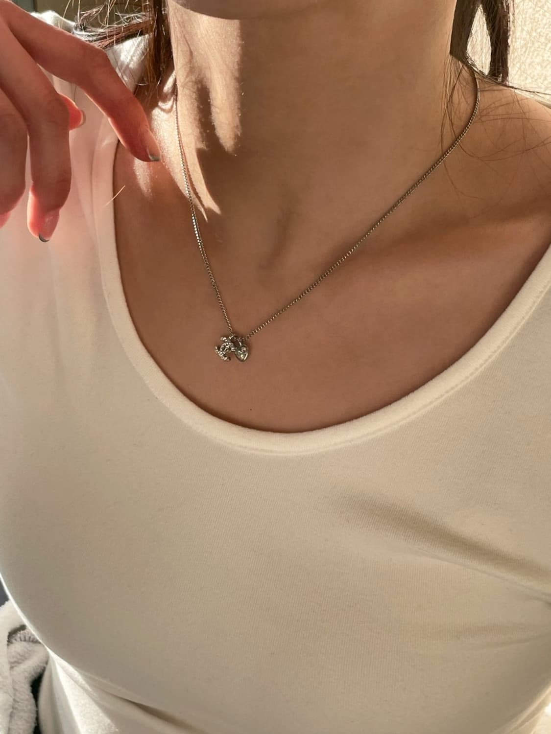 샤넬 정품 업사이클링 CC 데일리 하트 실버네크리스 상품이미지6