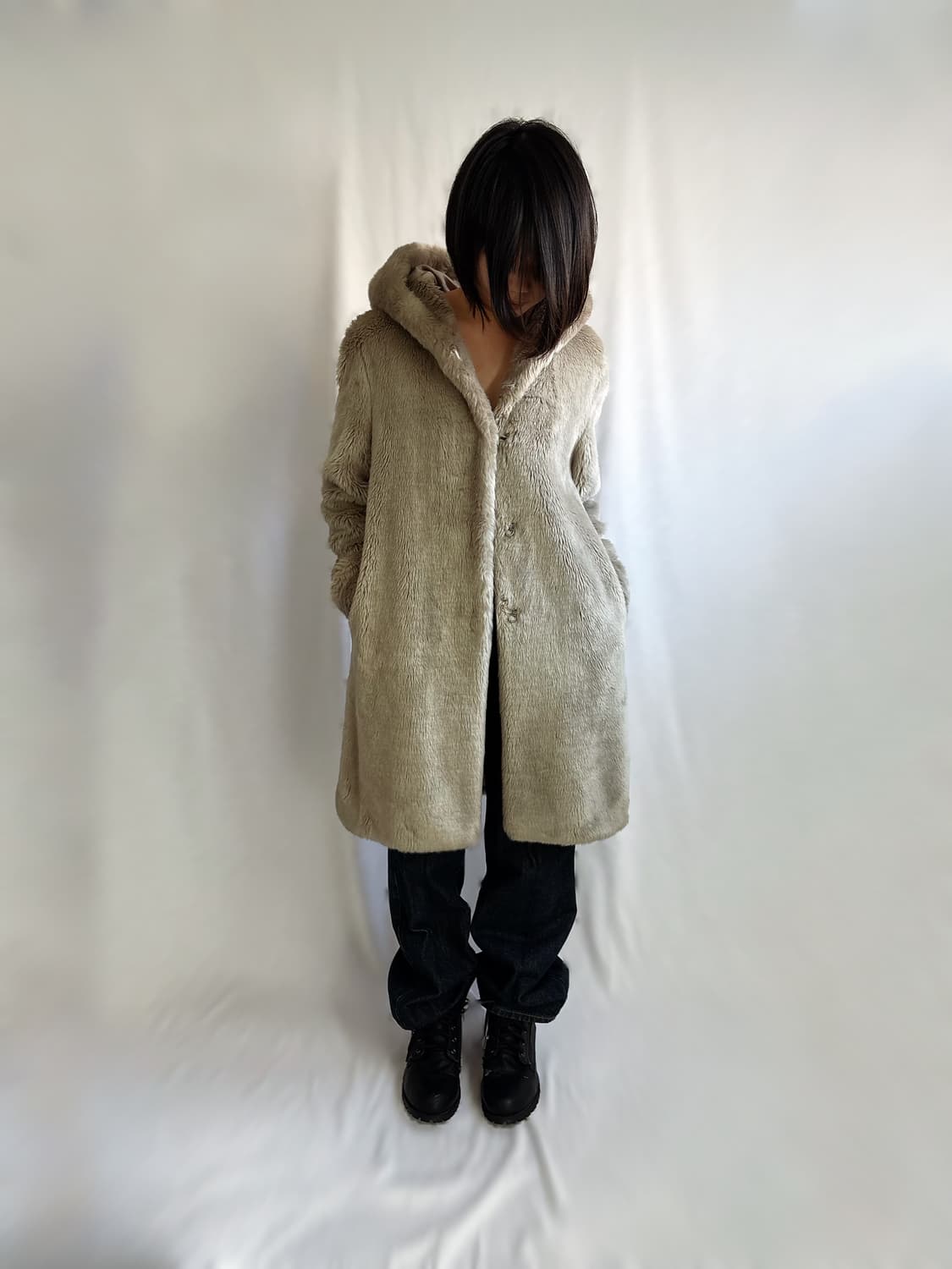 Greyish ivory snap button fur long coat 상품이미지5