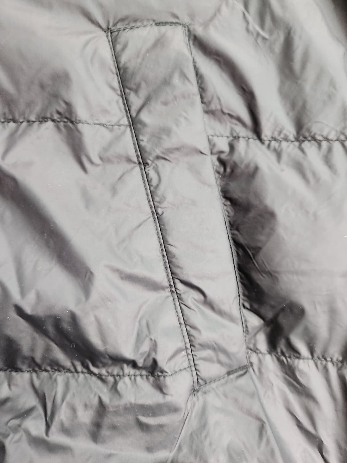 새상품급)리복 블랙 패딩조끼 HS M VEST사이즈110 상품이미지4