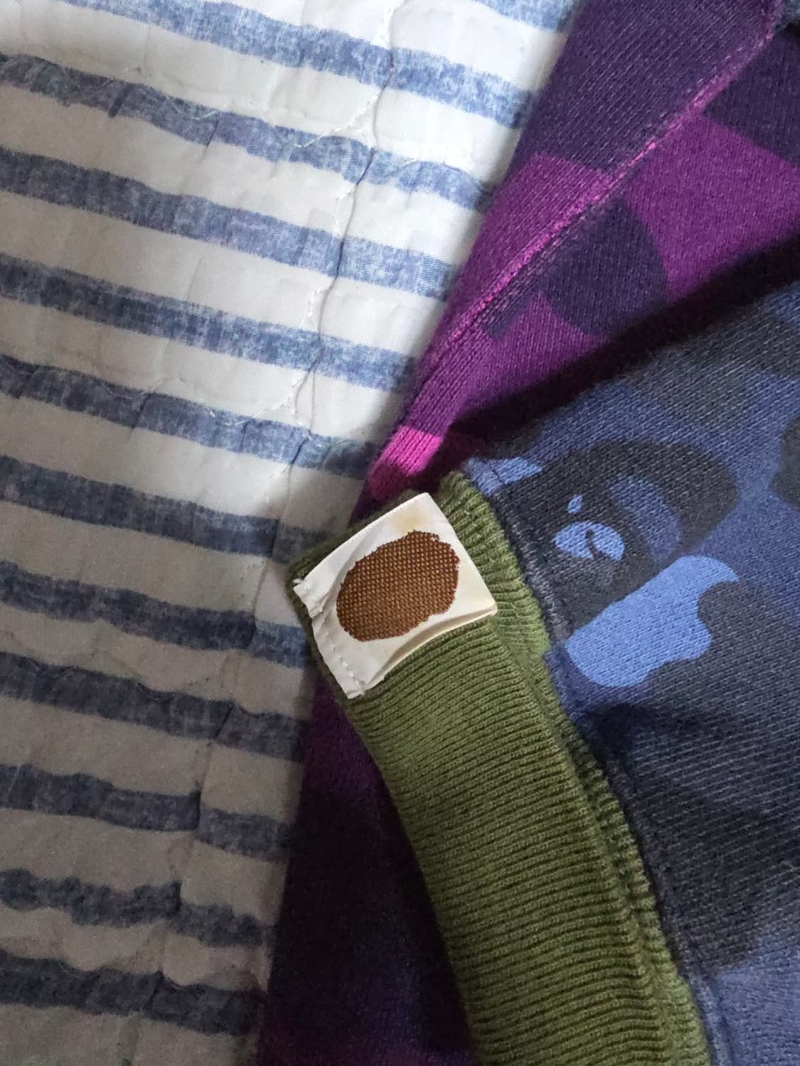 베이프 크레이지 카모집업 OG M사이즈 팝니다. 상품이미지5