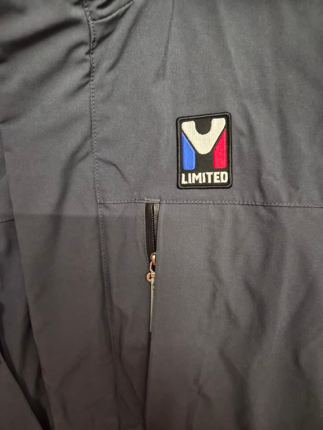 100) 밀레 LIMITED 패딩 점퍼 팝니다 상품이미지3