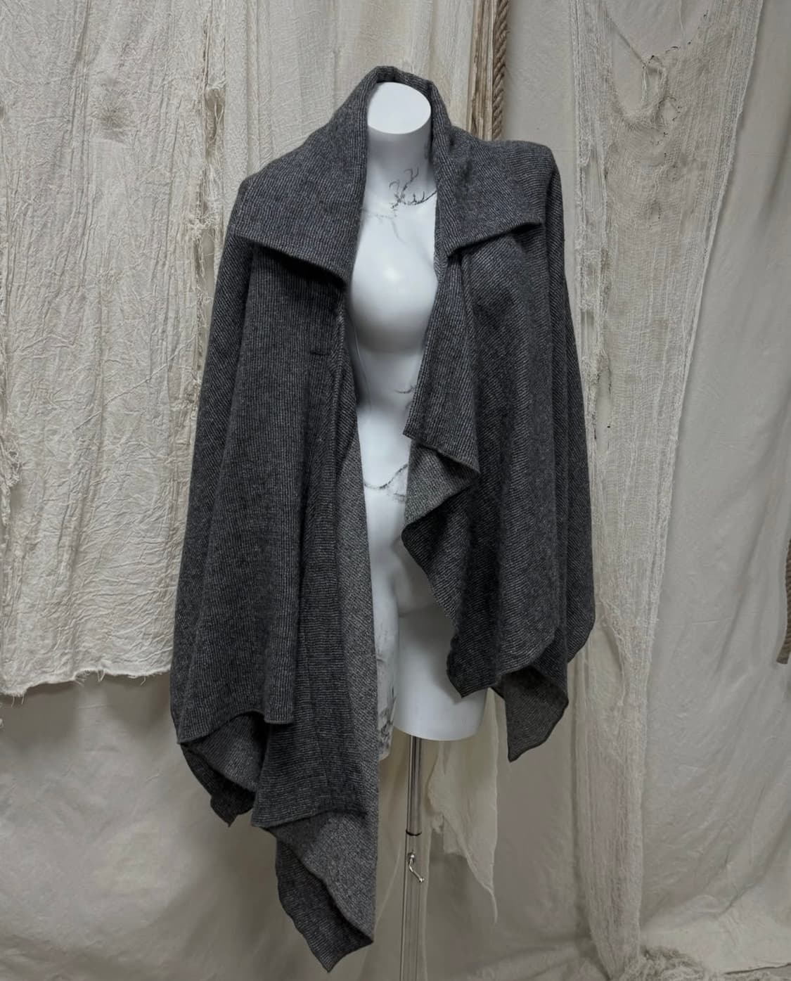 Vivienne West wood Wool Kape 상품이미지3