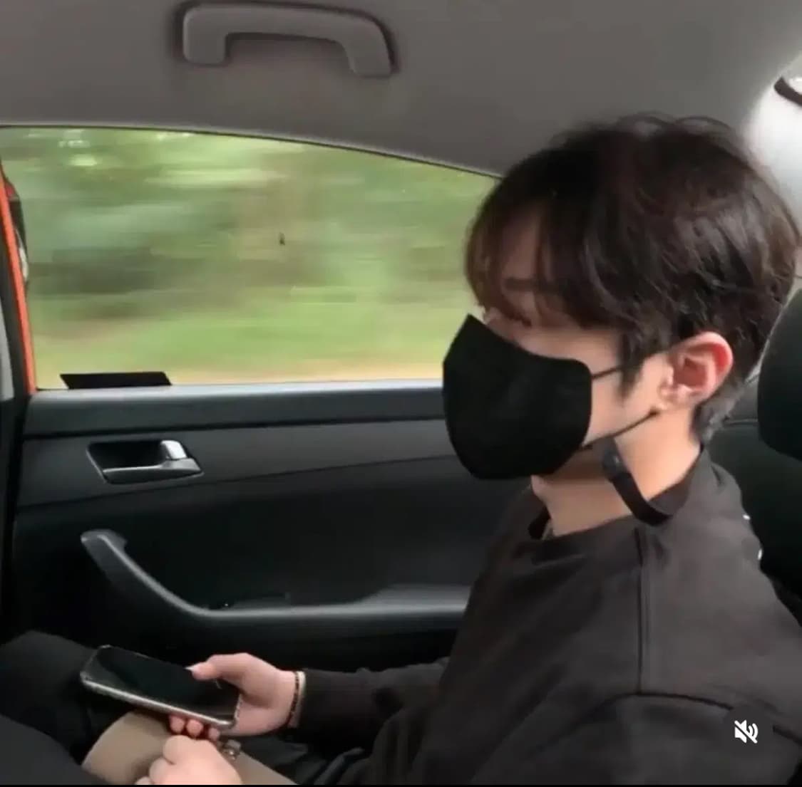 메종마르지엘라 엘보우 패치 맨투맨 48 김현우님 착용 상품이미지1