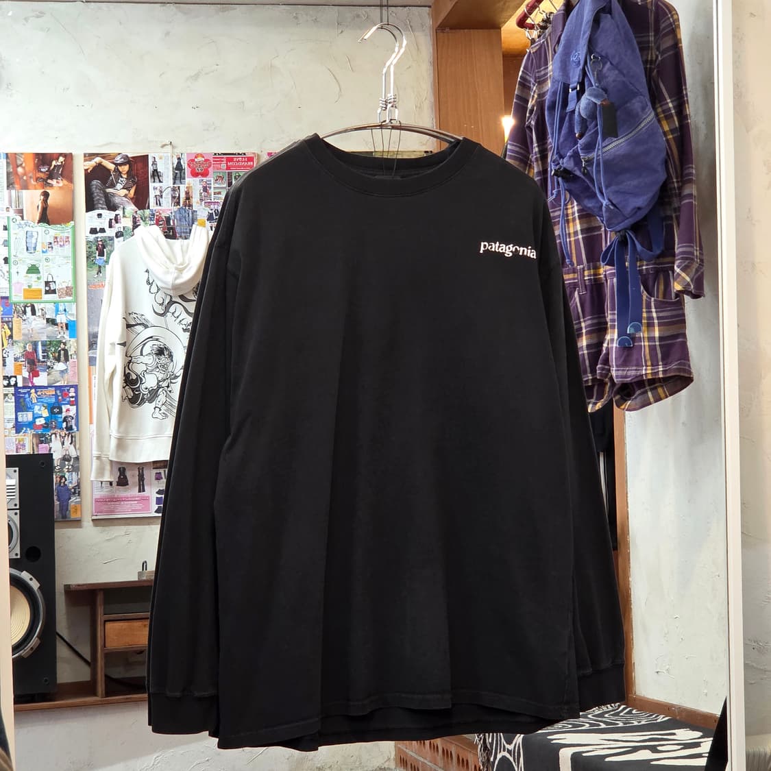 파타고니아 블랙 빅프린팅 롱슬리브 상품이미지5