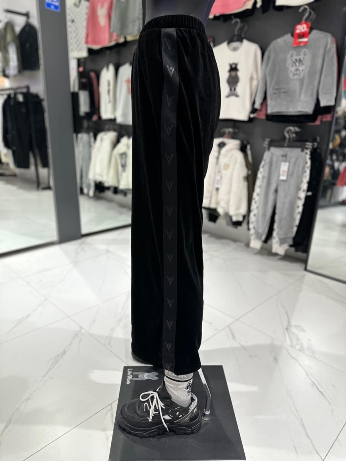 라이프워크 벨벳 팬츠 상품이미지3