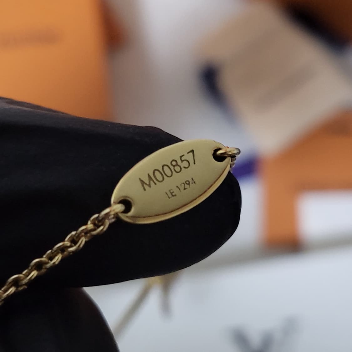 [새상품급/풀구성] 루이비통 에센셜 V 목걸이  상품이미지7