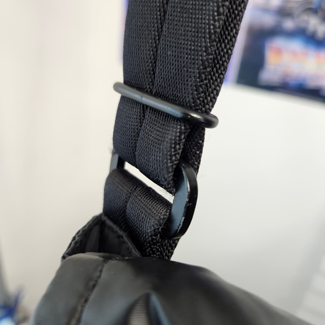 PORTER 검정 유광 크로스백 상품이미지4