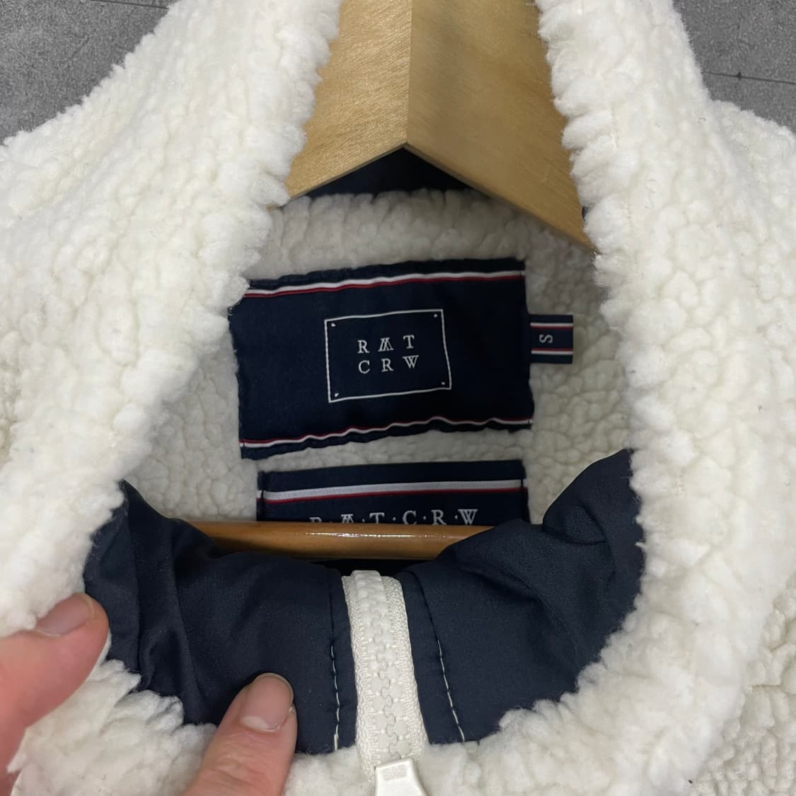 ROMANTIC CROWN  뽀글이 집업 상품이미지5