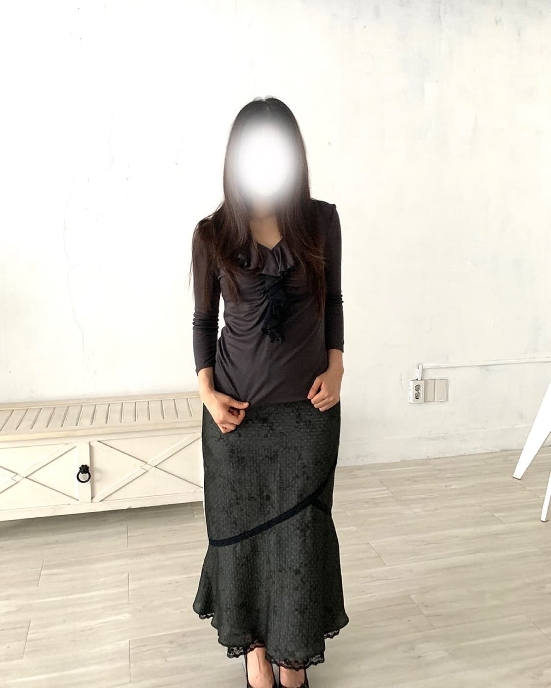 Feminine Charcoal Ruffle Blouse 상품이미지7
