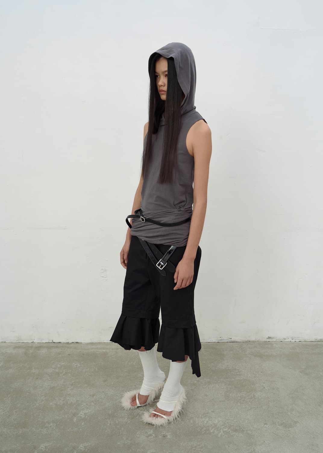 HOODED SLEEVELESS TOP 상품이미지2