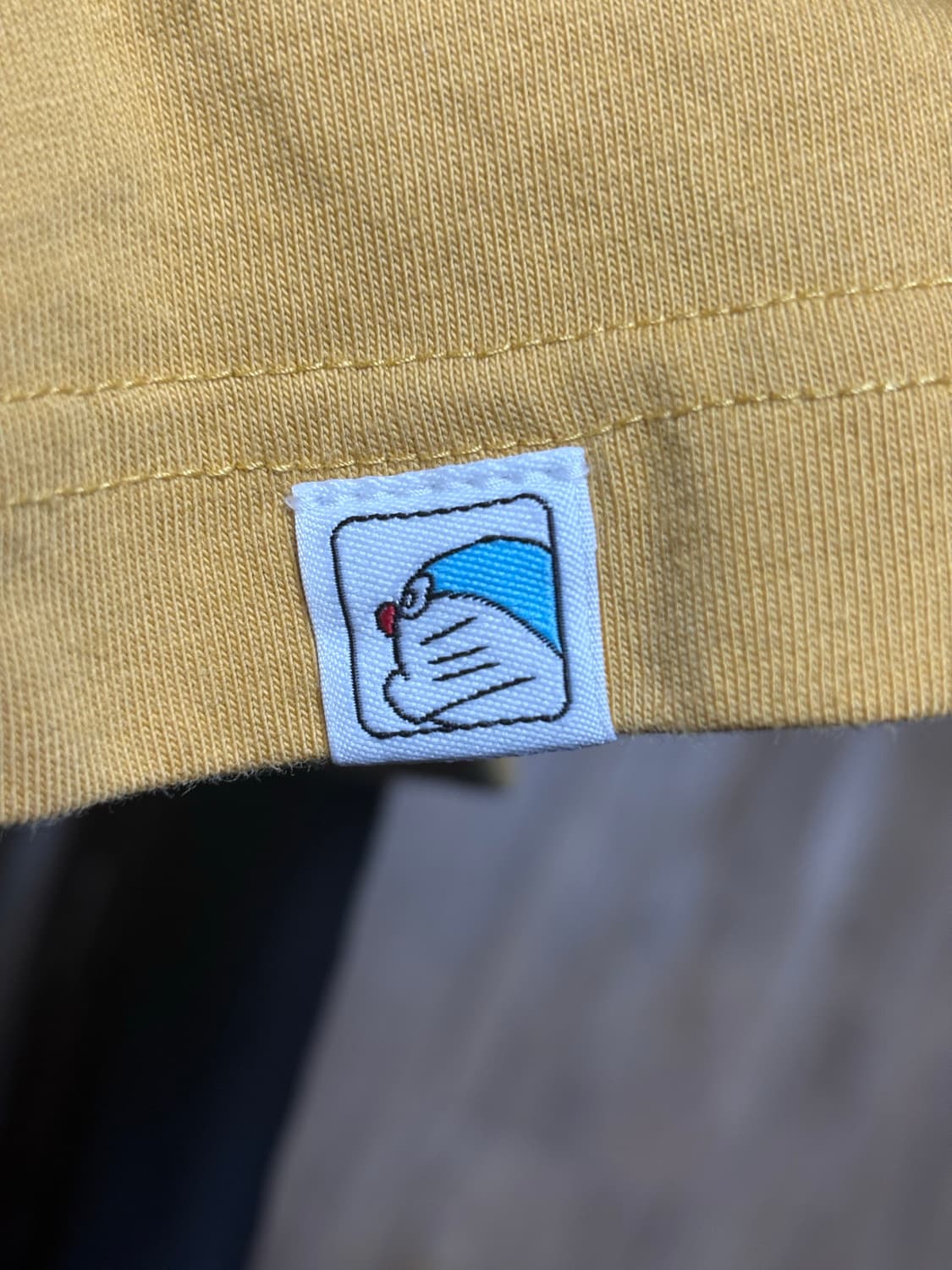 유니클로 x 도라에몽 자수 티셔츠 상품이미지5