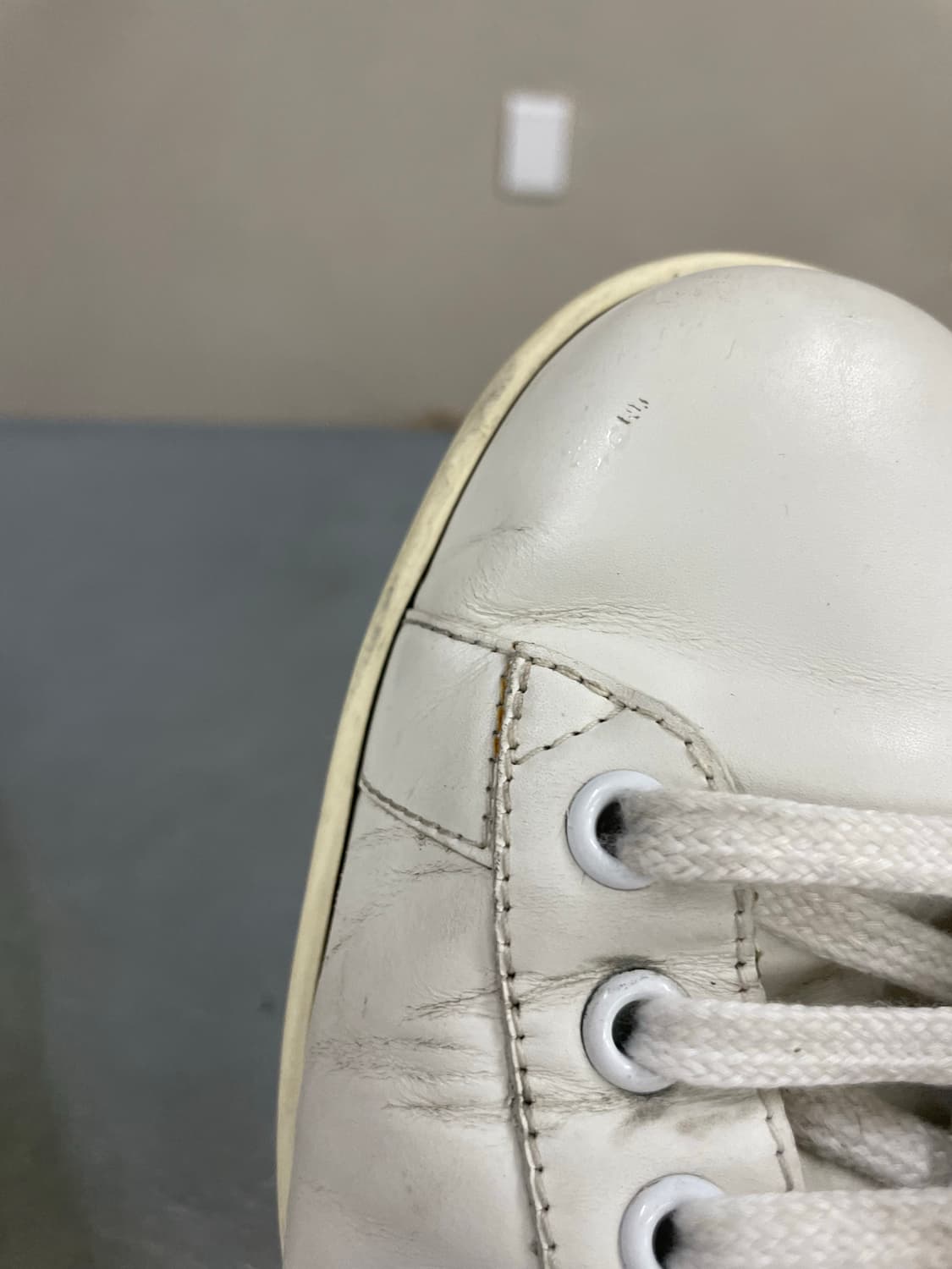 구찌 인터로킹 G로고 레더 스니커즈 11 상품이미지9