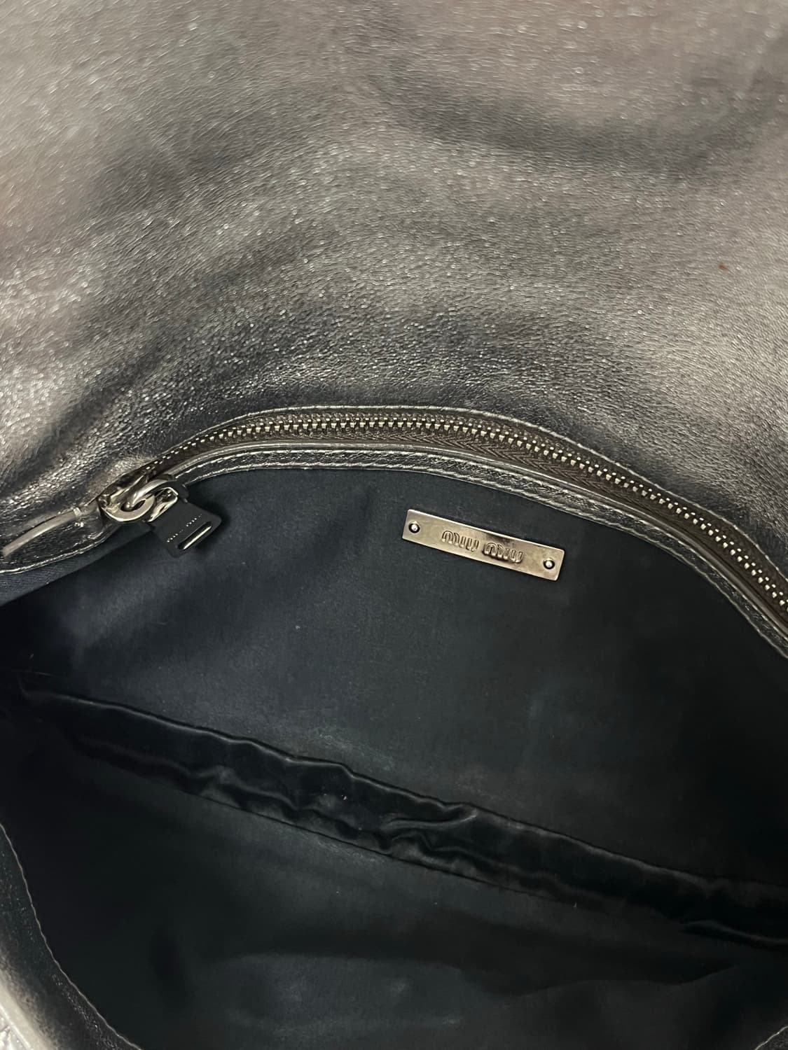 미우미우 마테라쎄 크리스탈 숄더백 상품이미지4