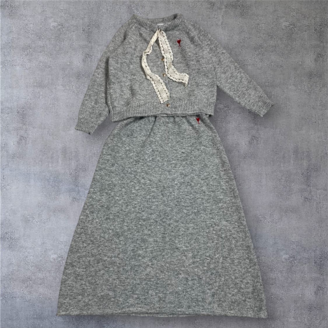 아미 하트로고 레이스 트리밍 니트 가디건 롱스커트 셋업 상품이미지1