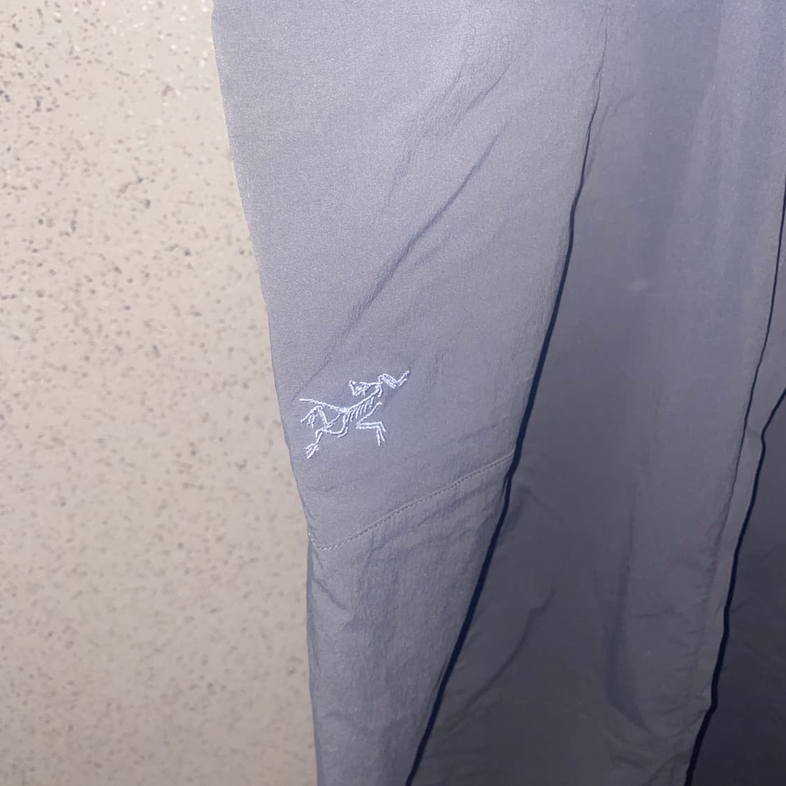 아크테릭스 바지 36 가격 안내려요 상품이미지3