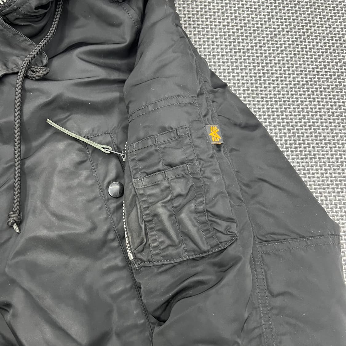 알파인더스트리 n3b 파카 블랙 상품이미지3