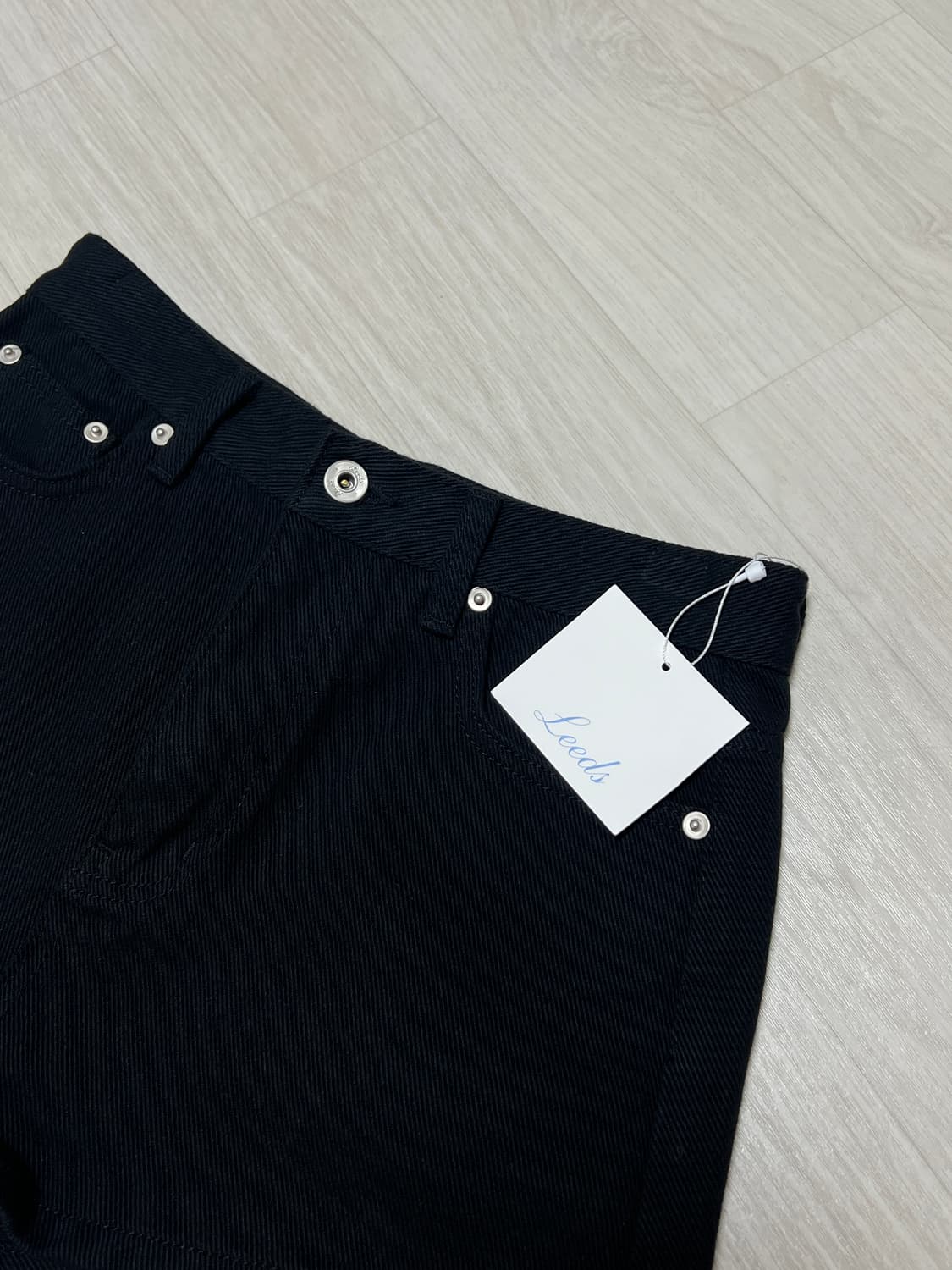 [새상품] 리즈 leeds 더위시 - roha short 로하 (블랙s) 상품이미지4