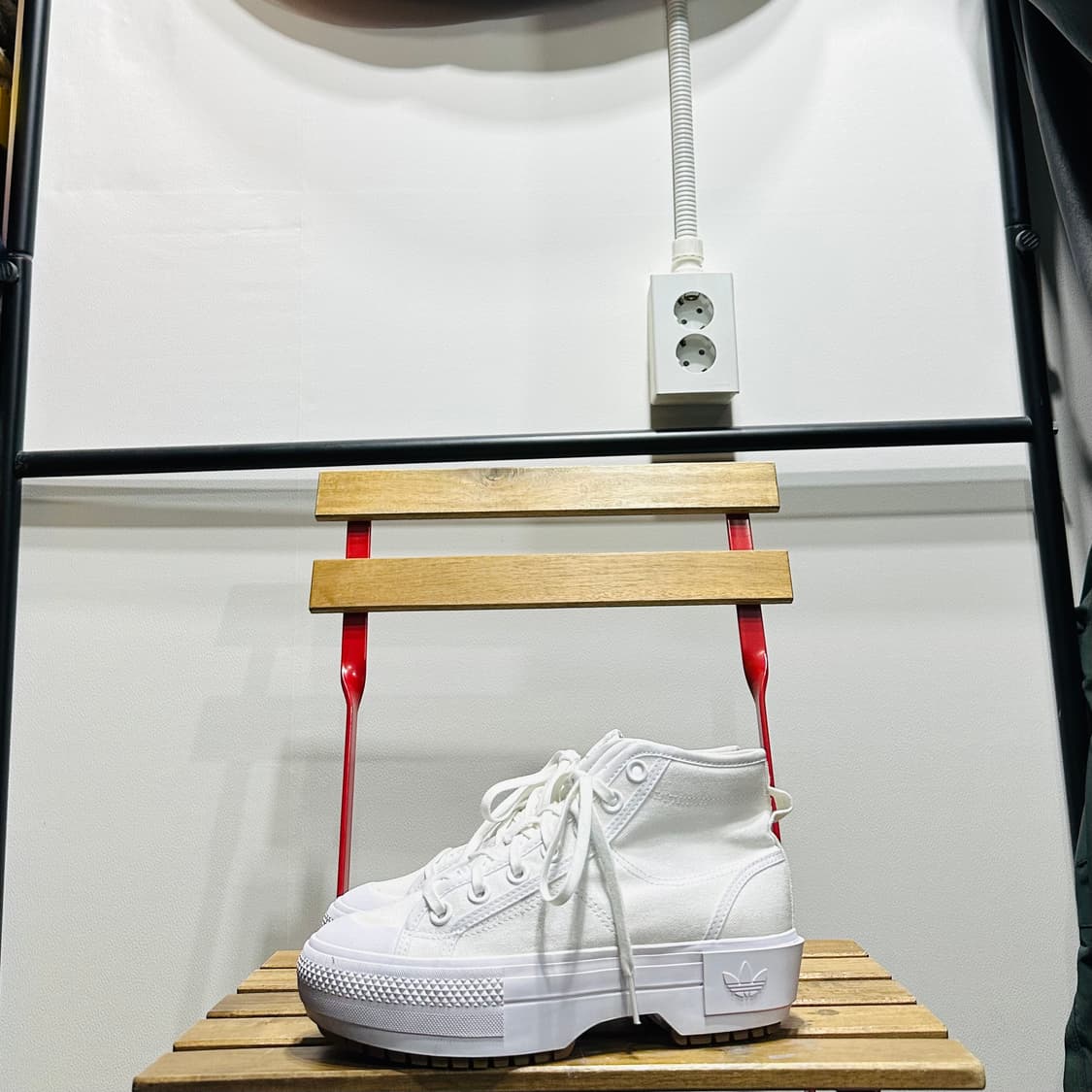 230) 아디다스 운동화 여성 여자 신발 니짜 트렉 화이트 상품이미지3