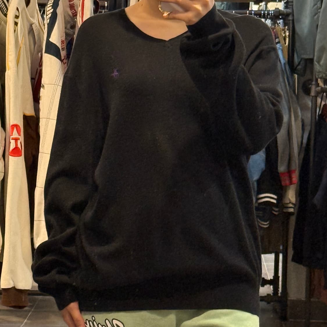 [NO.9] 폴로 브이넥 블랙 니트 상품이미지1