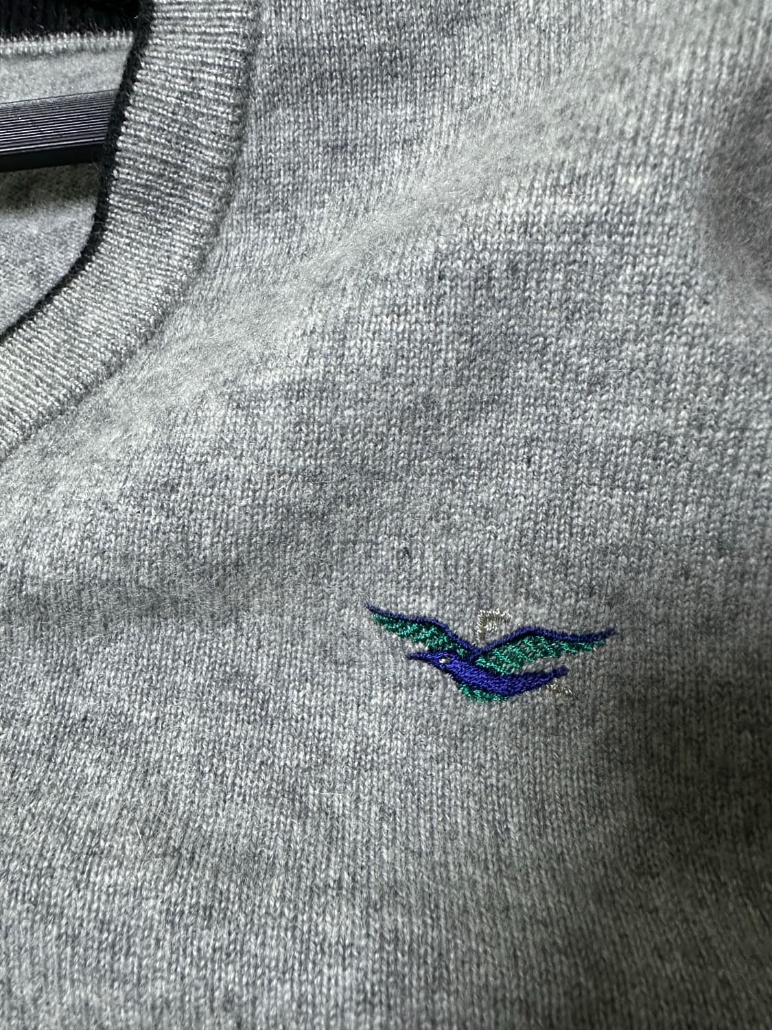 폰타나 V넥 니트 그레이 상품이미지4