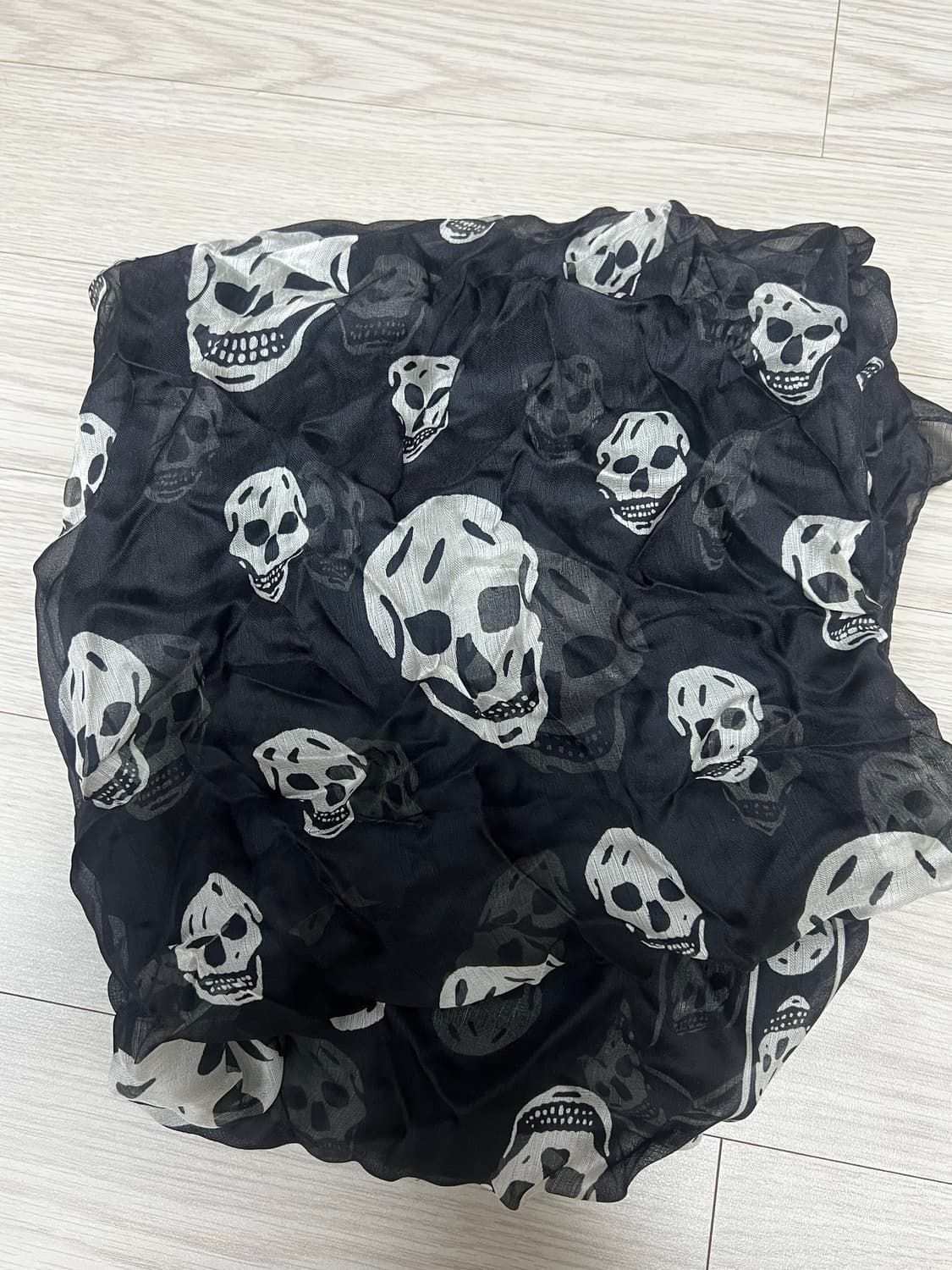 알렉산더 맥퀸 해골 스카프 상품이미지1