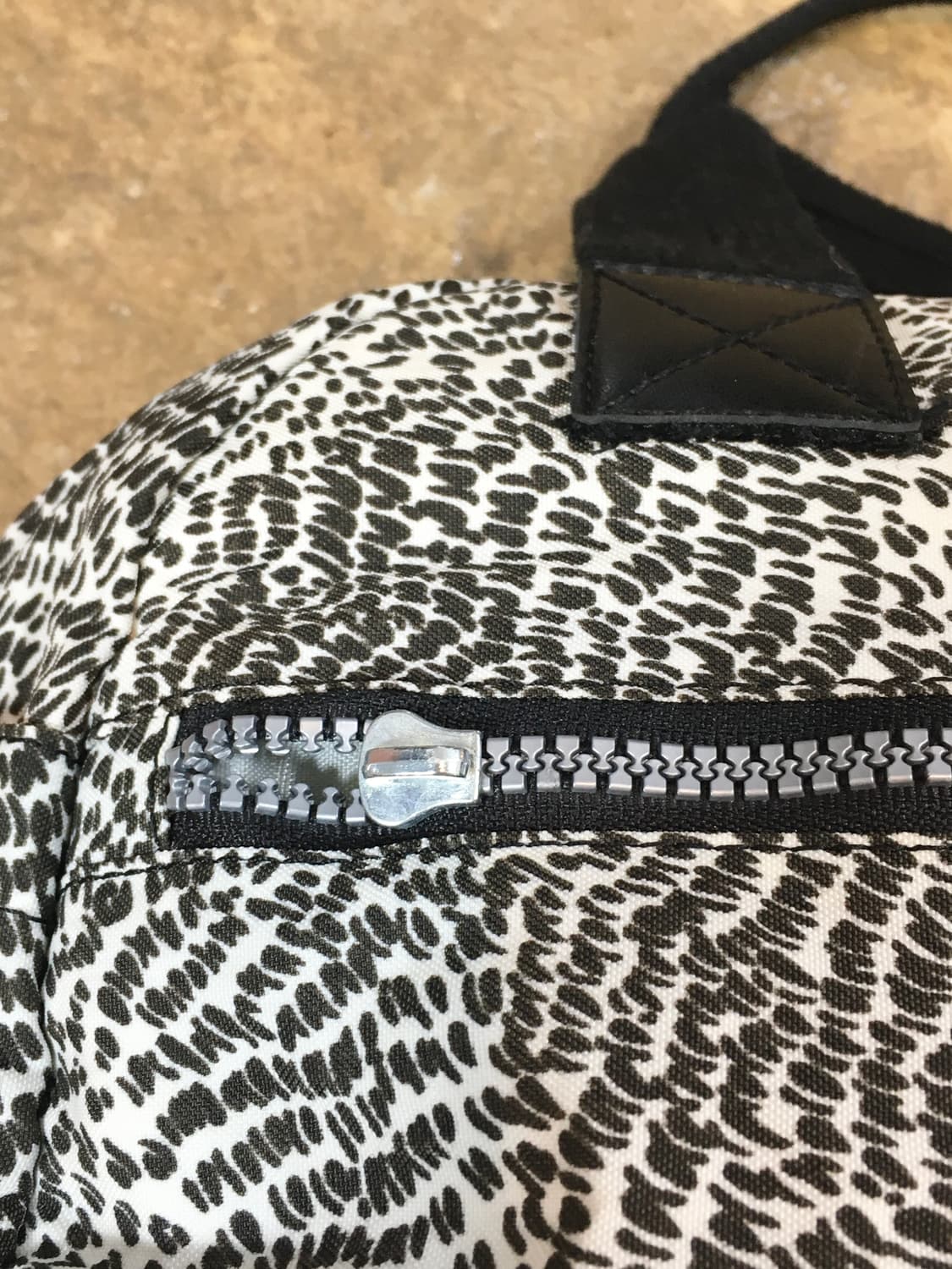 키플링 숄더&크로스백 레오파드 블랙 상품이미지8